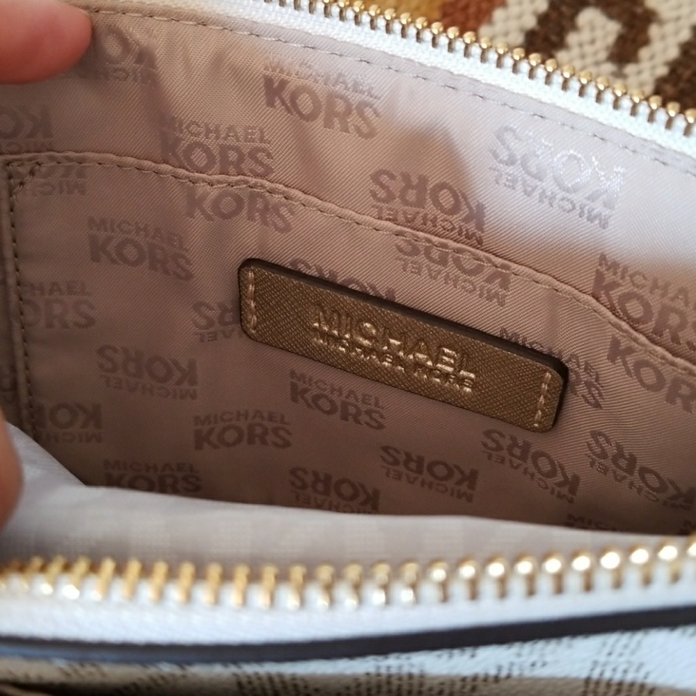 Michael Kors Jet Set Large Pocket Crossbody Bag - Picture 6 of 8